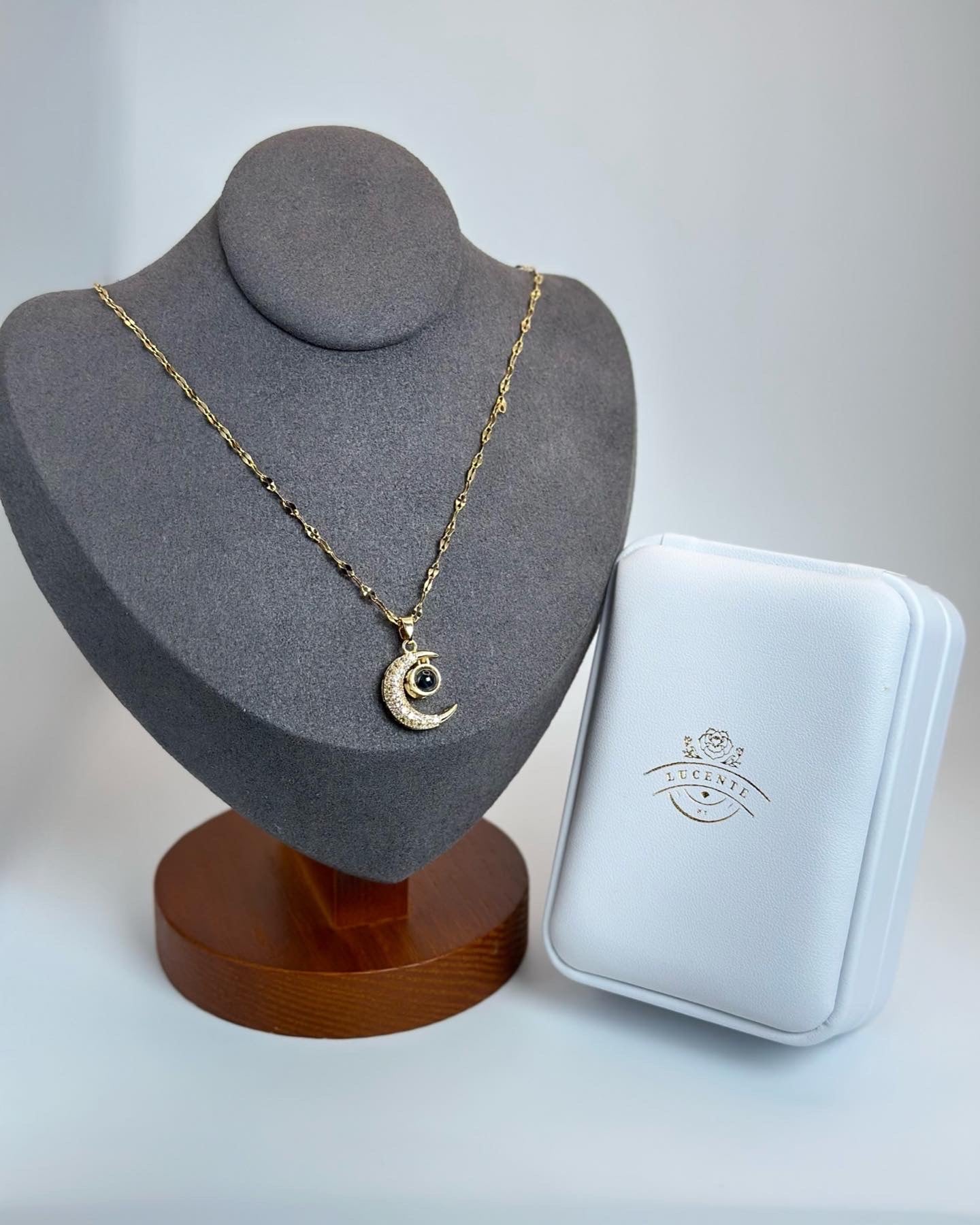 Star Moon 18k Gold Plated Necklace "I Love You" in 100 Languages