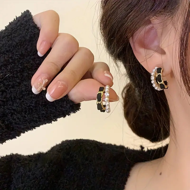 Black Velvet with Pearl Earring